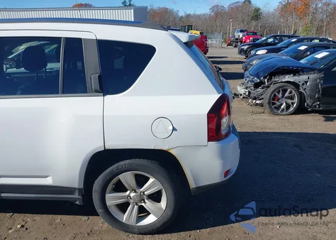 2014 Jeep Compass Sport z USA, uszkodzony, nr VIN 1C4NJDBB1ED528753